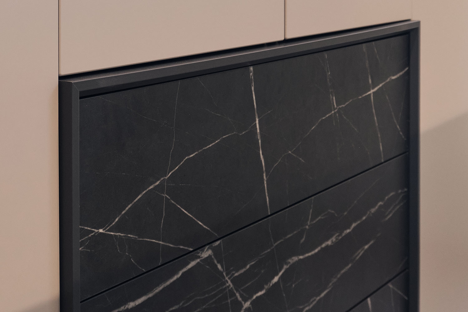 Шкафы платяные - изображение №6 "Шкаф Милагро"  на www.Angstrem-mebel.ru